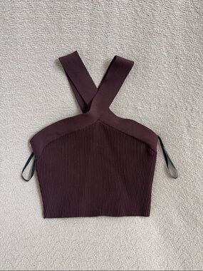 Babaton Women’s Cross-Strap Ribbed Crop Top - burgundy